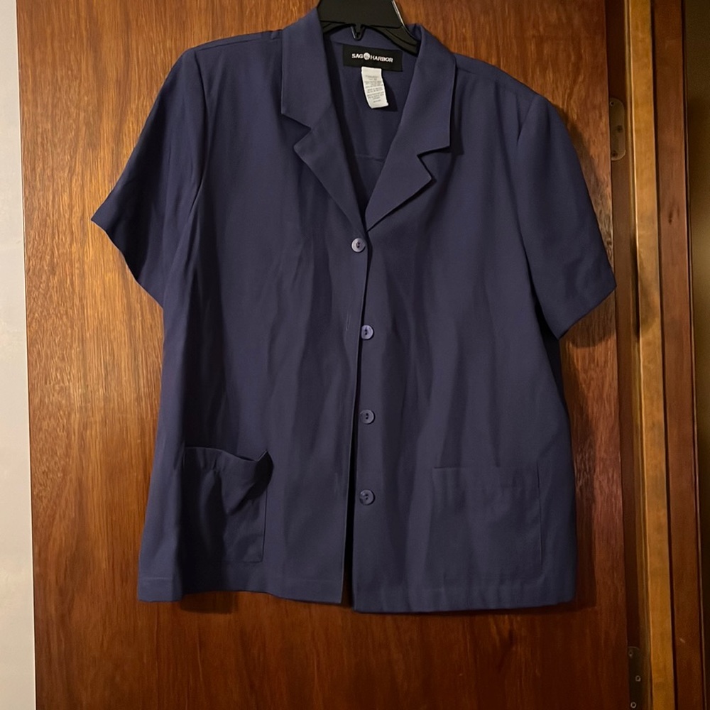 Womens size 18 short sleeve blazer with front pockets